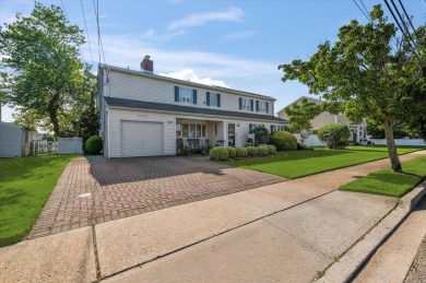 (private lake, pond, coastal) Home Sale Pending in Massapequa New York