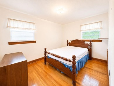 Welcome to 425 Goodwin Ave! A solid brick ranch that's the - photo 12