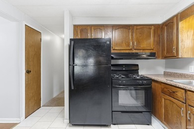 Well-maintained 3 bedroom, 2 bath home offering over 1,300 - photo 15