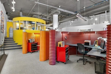 Contemporary, unique office condominium in the heart of vibrant - photo 17