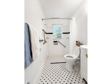 Welcome to 425 Goodwin Ave! A solid brick ranch that's the - photo 24