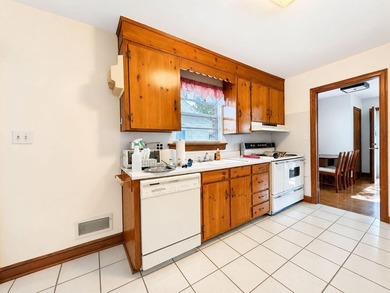 Welcome to 425 Goodwin Ave! A solid brick ranch that's the - photo 31