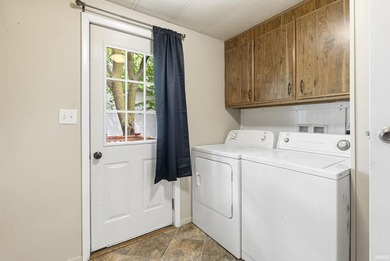 Well-maintained 3 bedroom, 2 bath home offering over 1,300 - photo 34