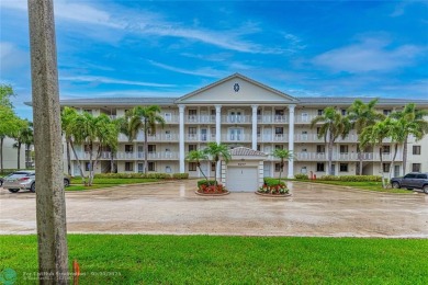 Lake Condo For Sale in Boca Raton, Florida