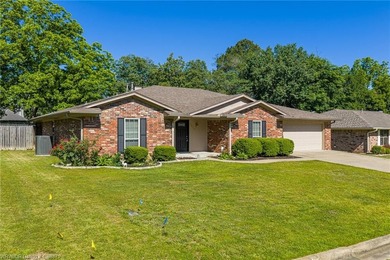 Welcome to this well-maintained home located in Village Harbor - photo 1