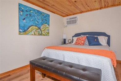 Lakefront opportunity on Lake Martin featuring a well-maintained - photo 11