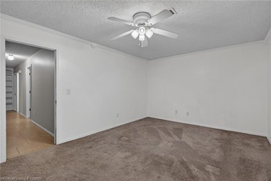 Welcome to this well-maintained home located in Village Harbor - photo 7