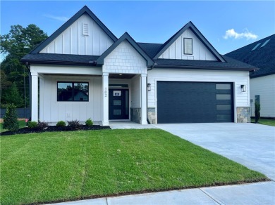 Lake Hartwell Home For Sale in Clemson South Carolina