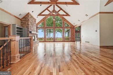 Well-appointed 4 BR & 3.5 BATH design Executive home with an - photo 5