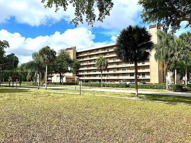 Crystal Lake - Broward County Condo For Sale in Deerfield Beach Florida