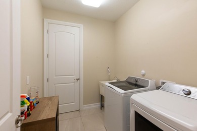 Welcome to this well maintained 3-bedroom, 2.5-bath townhome - photo 16