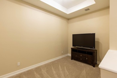 Welcome to this well maintained 3-bedroom, 2.5-bath townhome - photo 19