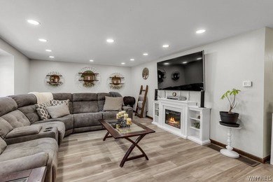 Showings start Thursday July 16 at 9:00 am with negotiations - photo 22