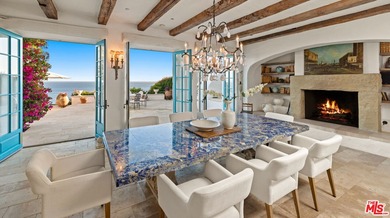 A once in a generation oceanfront estate located in Paradise - photo 13