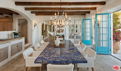 A once in a generation oceanfront estate located in Paradise - photo 14