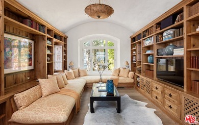 A once in a generation oceanfront estate located in Paradise - photo 17