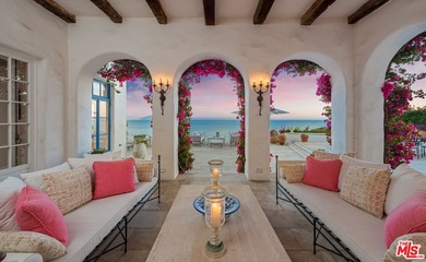 A once in a generation oceanfront estate located in Paradise - photo 20
