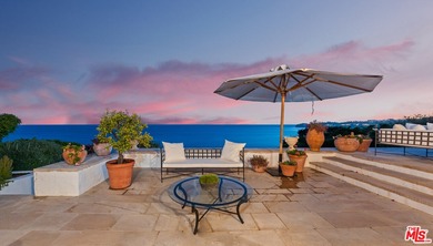 A once in a generation oceanfront estate located in Paradise - photo 21
