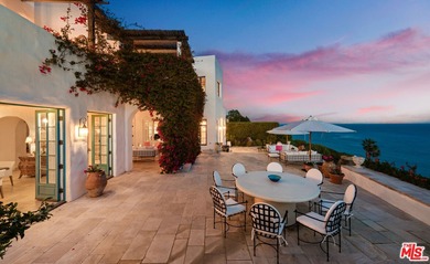 A once in a generation oceanfront estate located in Paradise - photo 22