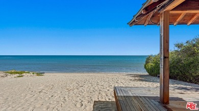 A once in a generation oceanfront estate located in Paradise - photo 26