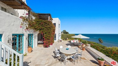 A once in a generation oceanfront estate located in Paradise - photo 27