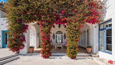 A once in a generation oceanfront estate located in Paradise - photo 28