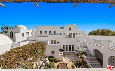 A once in a generation oceanfront estate located in Paradise - photo 29