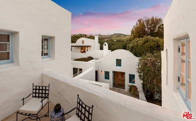 A once in a generation oceanfront estate located in Paradise - photo 38