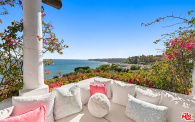 A once in a generation oceanfront estate located in Paradise - photo 43