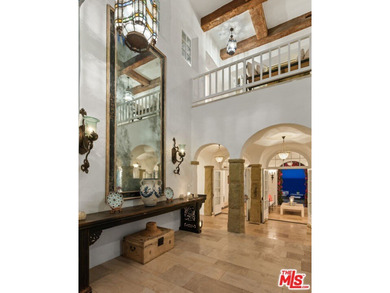 A once in a generation oceanfront estate located in Paradise - photo 51