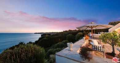 A once in a generation oceanfront estate located in Paradise - photo 54
