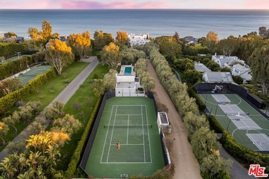 A once in a generation oceanfront estate located in Paradise - photo 60