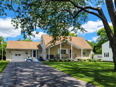 Welcome home to this 4 bdrm well-maintained home offering - photo 1