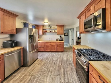 Welcome home to this 4 bdrm well-maintained home offering - photo 7