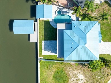 OWNER FINANCING AVAILABLE. Luxurious elevated waterfront living - photo 4
