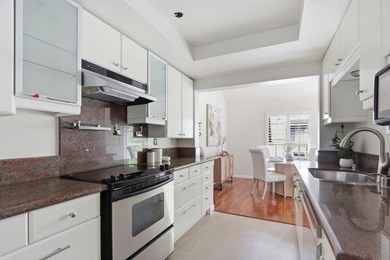 Welcome to this beautifully updated townhouse-style condo - photo 11