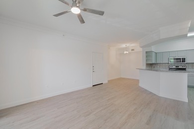 Spacious first floor 1 bedroom 1 bathroom condo plus open den in - photo 11