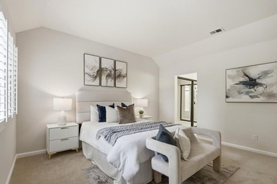 Welcome to this beautifully updated townhouse-style condo - photo 19