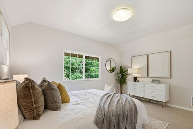 Welcome to this beautifully updated townhouse-style condo - photo 24