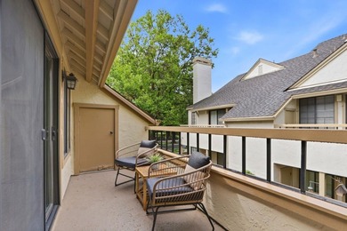 Welcome to this beautifully updated townhouse-style condo - photo 35