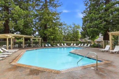 Welcome to this beautifully updated townhouse-style condo - photo 37