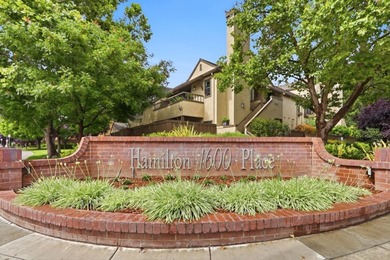 Welcome to this beautifully updated townhouse-style condo - photo 39