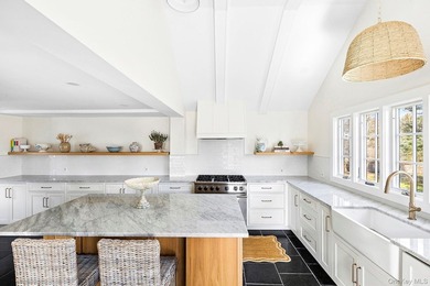 A Rare Opportunity to Own a Piece of Montauk History. Step into - photo 13