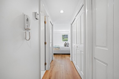 Tucked away in the heart of Kerrisdale, this tastefully - photo 18