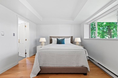 Tucked away in the heart of Kerrisdale, this tastefully - photo 21