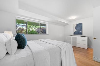 Tucked away in the heart of Kerrisdale, this tastefully - photo 22