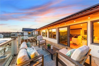 EXQUISITE WATERFRONT RESIDENCE ON HIGHLY COVETED HUMBOLDT - photo 22