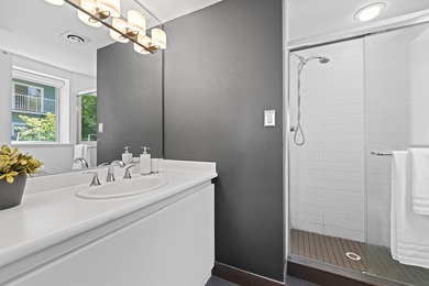 Tucked away in the heart of Kerrisdale, this tastefully - photo 24