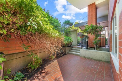 Tucked away in the heart of Kerrisdale, this tastefully - photo 35