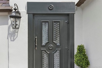 A Rare Opportunity to Own a Piece of Montauk History. Step into - photo 37